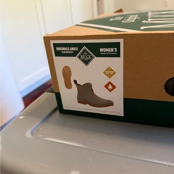 Muck Boot Company Green Ankle Boots like new size 9 - Picture 6 of 8